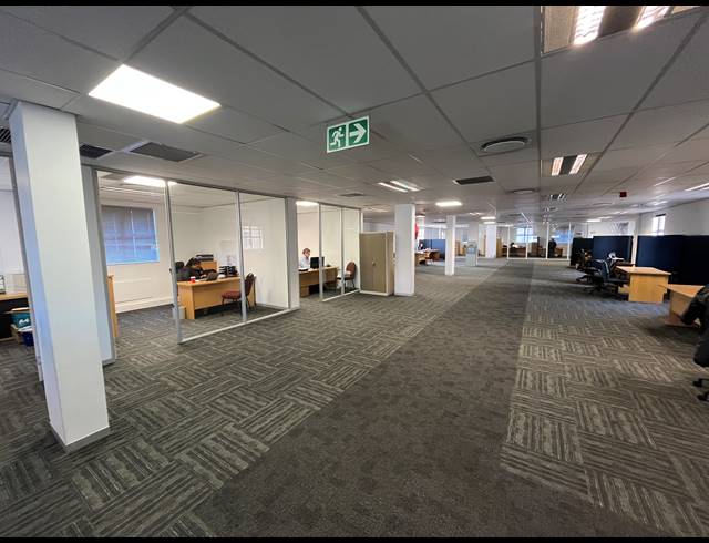 1,194M² OFFICE TO LET IN CENTURY CITY